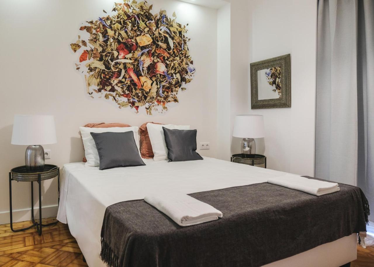 4U Lisbon Airport Suites Экстерьер фото