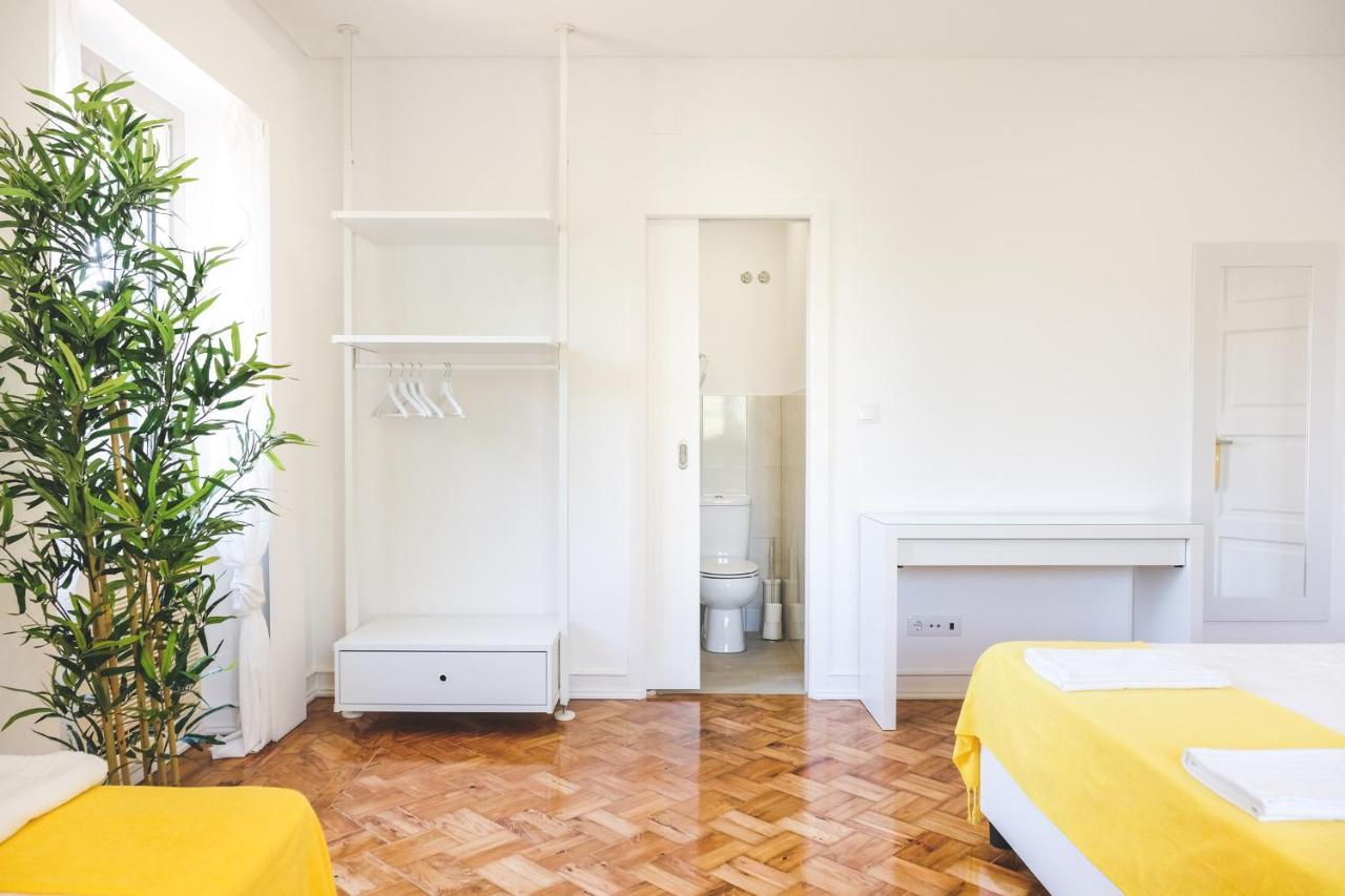 4U Lisbon Airport Suites Экстерьер фото