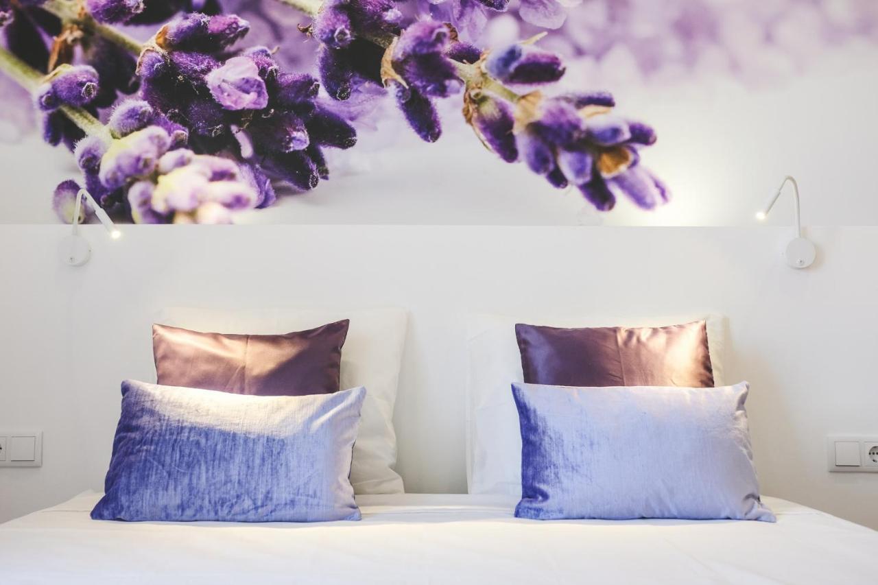 4U Lisbon Airport Suites Экстерьер фото